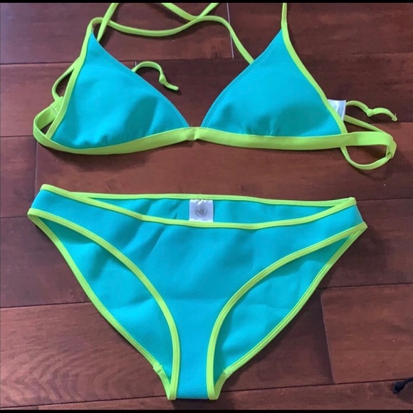 Body glove swimsuit - Picture 1 of 1